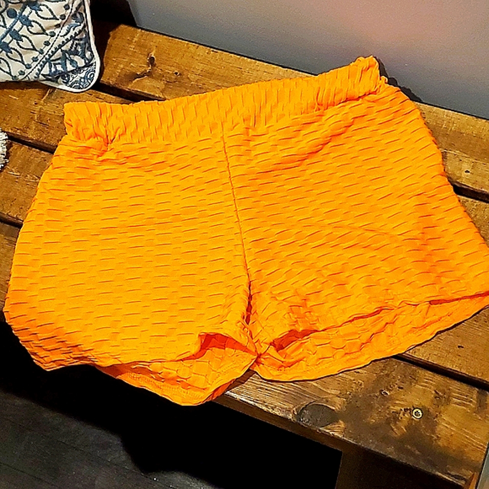 TikTok Famous Orange Shorts NWOT szXL